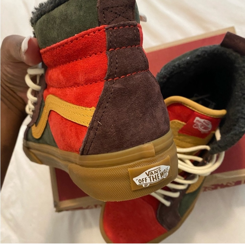 Vans - Picture 2 of 6